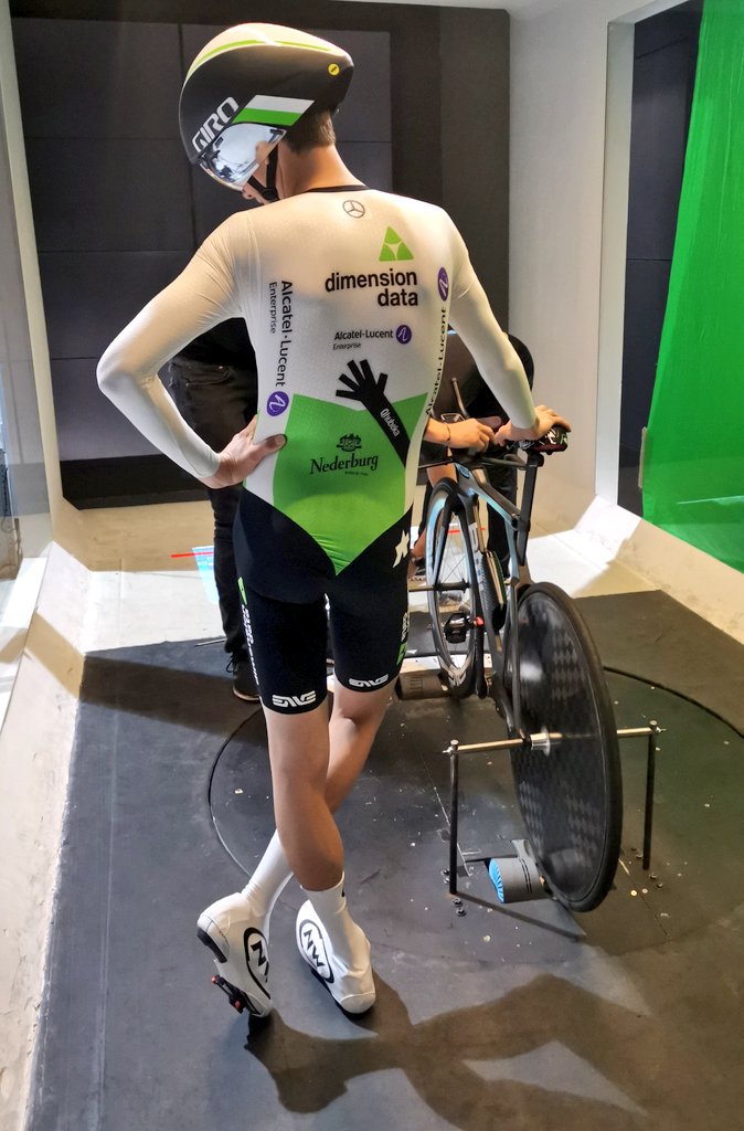 Pinarello Q36.5 Pro Cycling Team tweet media