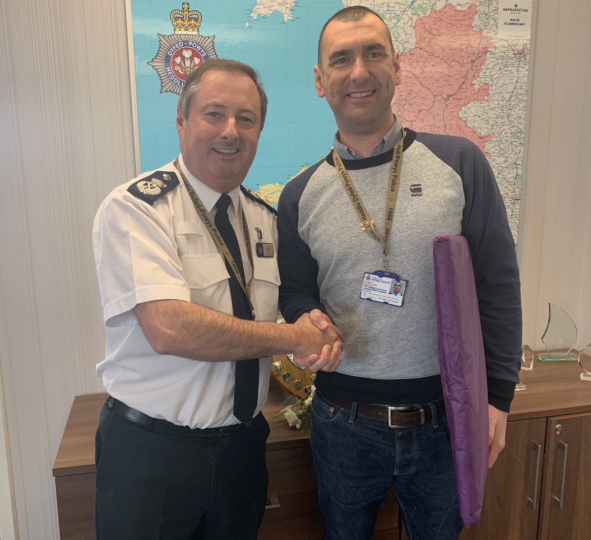 PGCCMarkCollins's tweet photo. Biding @RichardWLewis all the best and good luck as he departs @DyfedPowys to become the Chief Constable of @ClevelandPolice Huge thanks for your support over the years. I look forward in catching up at @PoliceChiefs Council. #PobLwc https://t.co/LRDw7D8Gpf