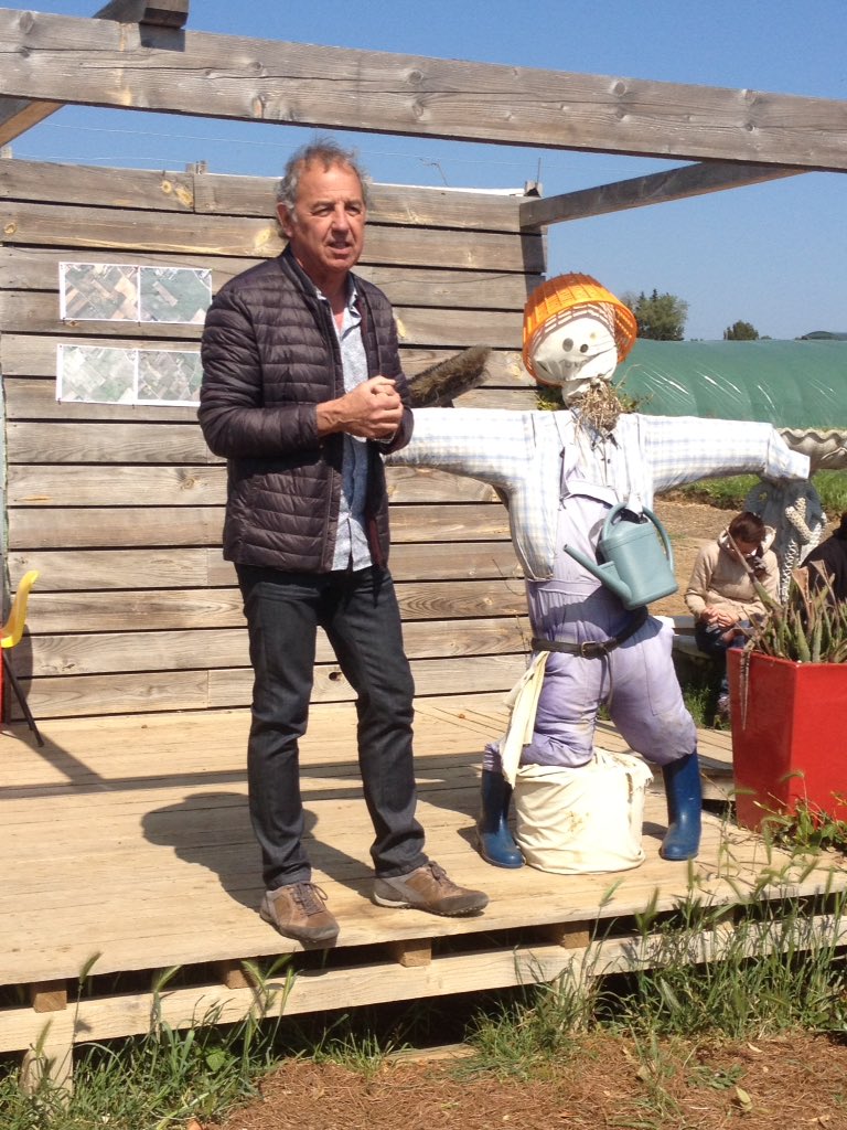 #DeFermeEnFerme Hérault. Yvon Pellet du #departementherault :
"Quelle fierté de pouvoir soutenir les #CIVAM pour cette manifestation qui permet de montrer aux familles de l'#Hérault une agriculture vraie."