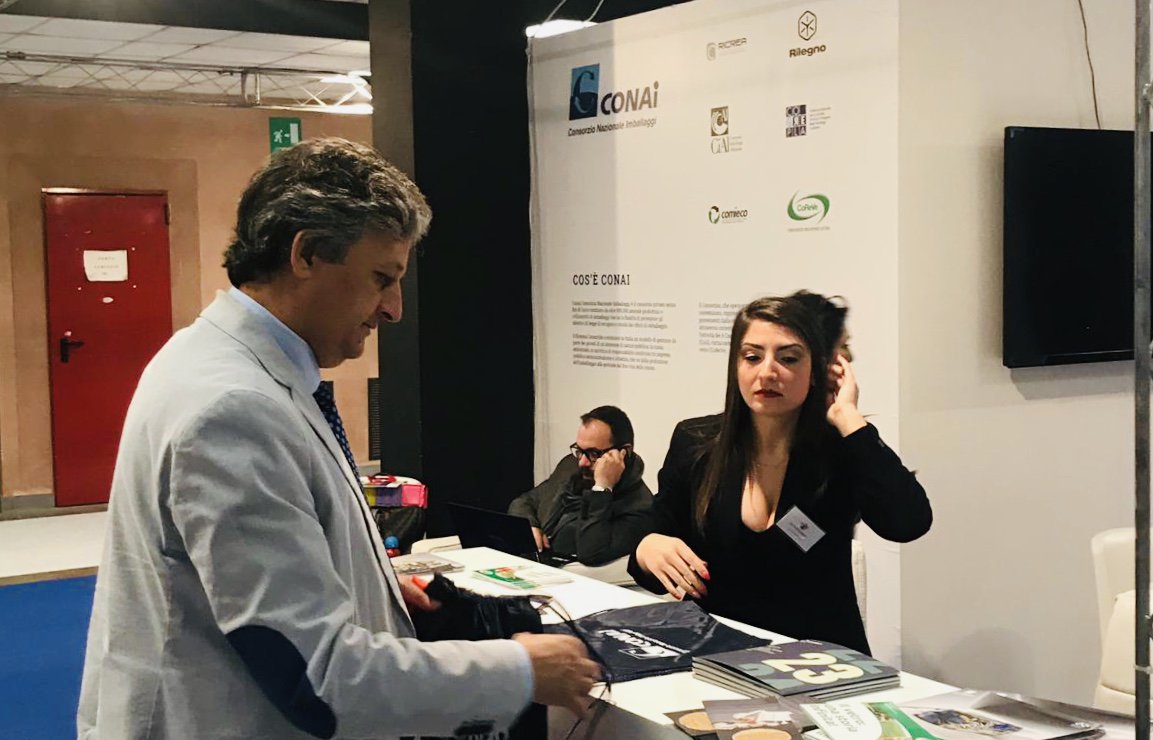 RicreaAcciaio's tweet photo. Fino a domani siamo a #Catania con @conai e i consorzi di filiera per @ProgettoComfort, il salone dedicato ad #Energia, #Innovazione e #Sostenibilità. Il riciclo dei rifiuti assicurato dai consorzi è parte fondamentale nel processo di #economiacircolare. #ProgettoComfort #EcoMed https://t.co/MepZkEwt9M