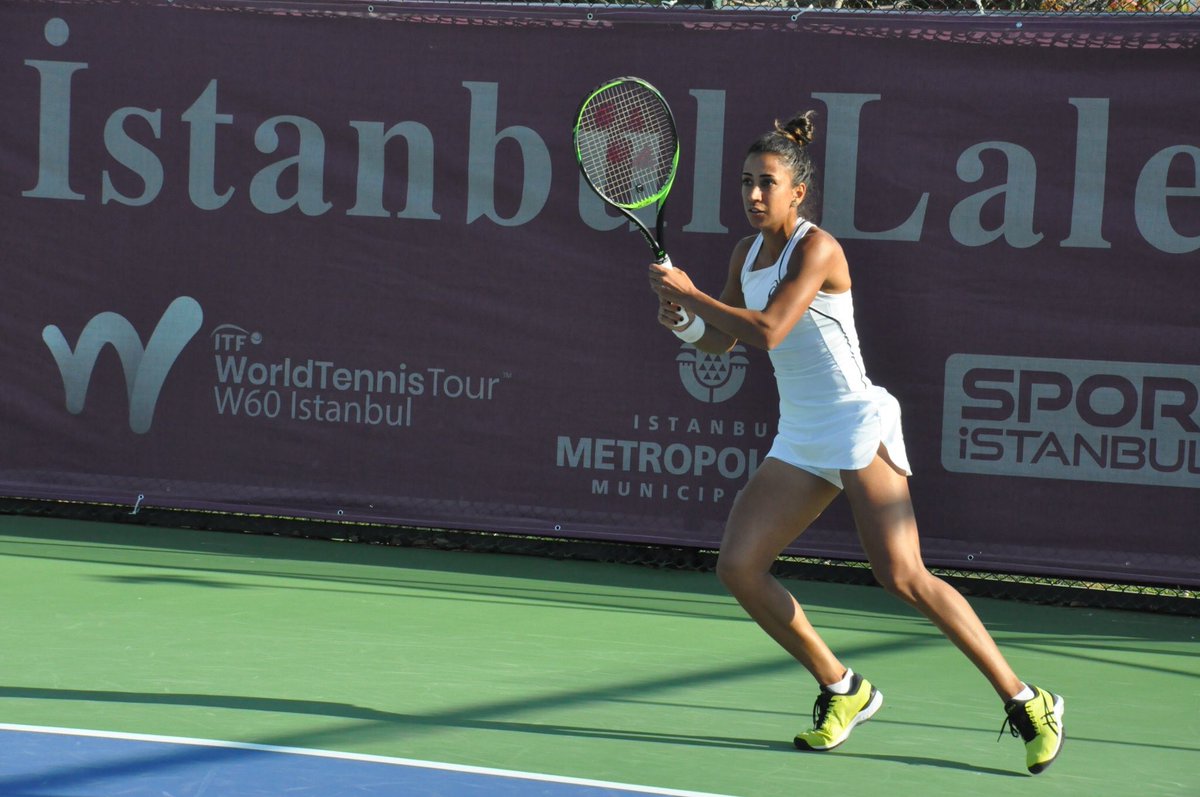 TurkTenisi's tweet photo. Çağla Büyükakçay, Nigina Abduraimova’yı 6-2/6-2 skorla yenerek ITF 60K #LaleCup turnuvasında çeyrek finale yükseldi! https://t.co/0atfg9RKwG