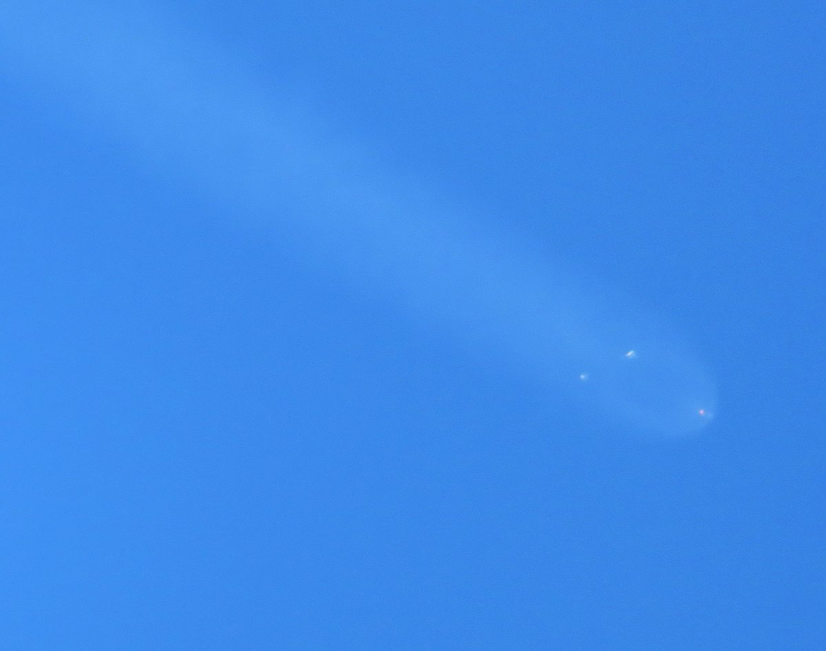 FLSpacePort's tweet image. #Florida🌴 #SpaceX #FalconHeavyLaunch 🚀#CCAFS #KSC 11APR2019
Burning towards #MECO..🥳
#Photography #MyShots
@TroyNews6