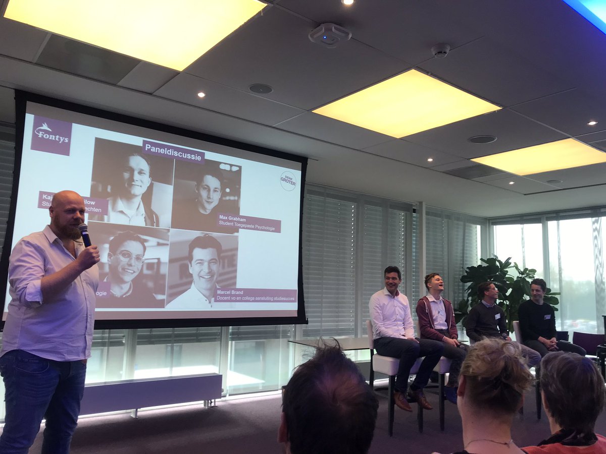 Start van de <a href="/fontys/">Fontys</a> Academy Studiesucces met boeiend panel: studenten en VO-collega aan het woord #wijzijnfontys