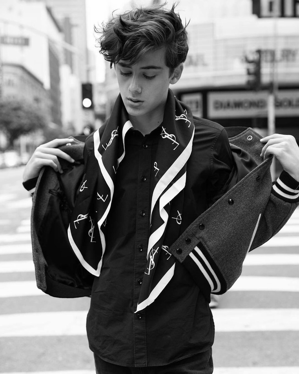 Tim borrmann. джейми кэмпбелл бауэр камелот. вильям франклин миллер. актер уилл поултер. Will on.