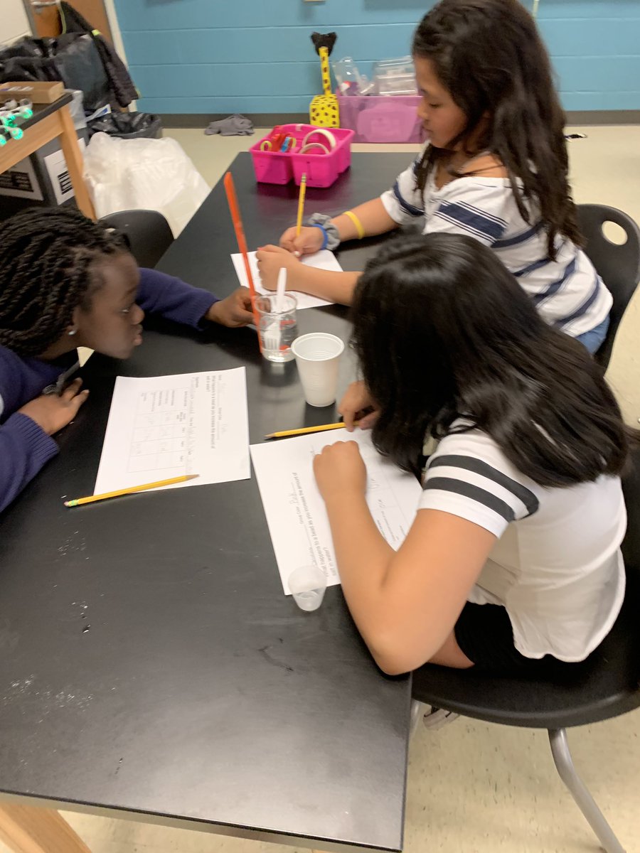 kaitchidester's tweet image. “How much salt does it take to make a plastic bead flot? G5 is using experimental design to better understand The Great Pacific Garabage Patch. #garbagepatch #environmentalawareness #experimentaldesign