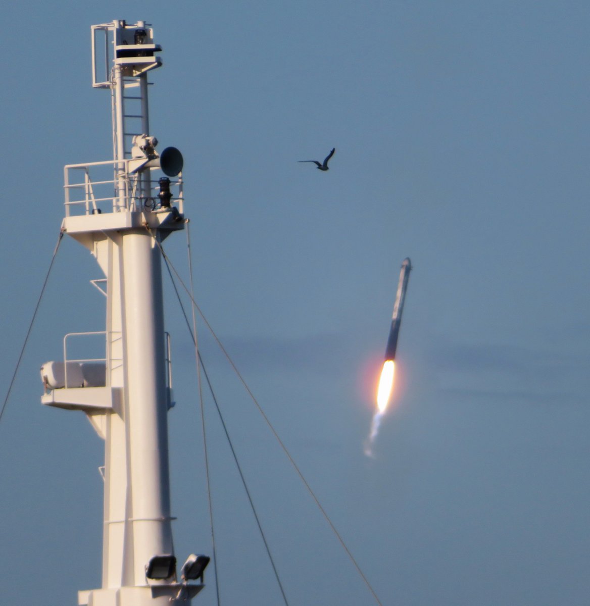 FLSpacePort's tweet image. #Florida🌴 #SpaceX #FalconHeavyLaunch #CCAFS 🚀#KSC 11APR2019
Booster Separation &amp;amp; Touchdown #BlockV 
#Photography #MyShots 🇺🇸
WORLDS MOST POWERFUL ROCKET @ElonMusk
