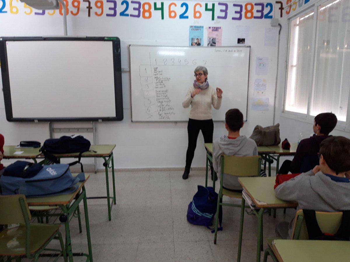 cimestepa's tweet photo. Hoy ha finalizado en IES Ostippo el taller "No hay color" impartido por @cimestepa y dirigido al alumnado de 1° ESO. Hemos analizado los estereotipos de género y la dignificación del trabajo doméstico y de cuidados.@IAMJunta @culturaEStepa https://t.co/oiIADWsmFi