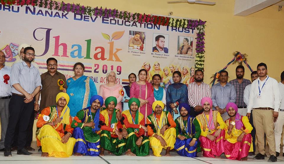 sri_nanak's tweet photo. #Bhangra: The Beat that has The world Dancing..!!!!

#SGGSCE, Beghpur Kamlooh, Mukerian bagged #1st position; #MVMITC &amp; #GNCE, Dalewal bagged #2nd position and #GNIP bagged #3rd position in #Bhangra

#GurdeepSingh of #SGGSCE, Kamlooh, awarded with #Best #Performer in Bhangra https://t.co/BXrdwZVIhy