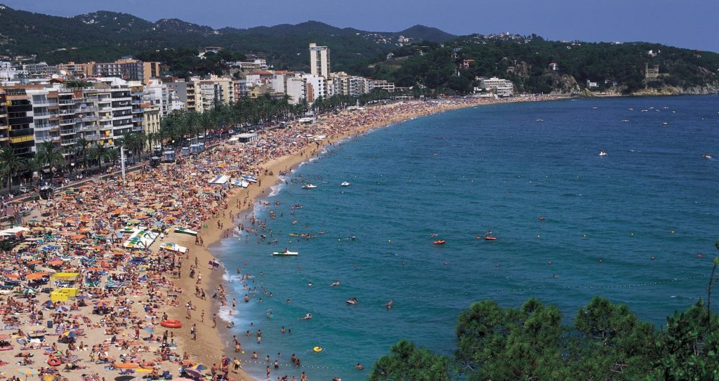 ✈️El turisme, almenys com es practica majoritàriament a Catalunya, és una font de riquesa per a la població? 🏖 bit.ly/2VIwoc8 #Turisme #Catalunya #Riquesa