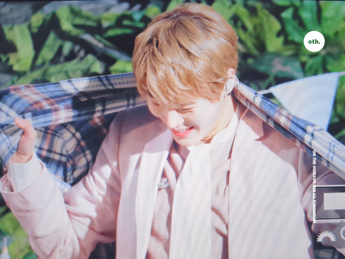 190412 울 떵웅 따뜻해야되는데 날씨 눈치 챙기자ㅠㅠ
#하성운 #HASUNGWOON #MyMoment #BIRD https://t.co/WRk4DmY4d9