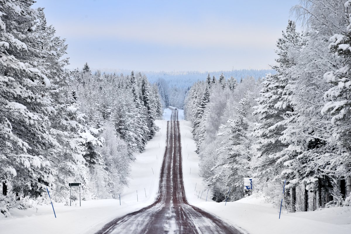 Booking for the 2020 take of the world's northernmost adventure rally opens today - <a href="/classetouriste/">Debbie Pappyn</a> was the first journalist to try it and has written this exclusive for us. It sounds incredible. telegraph.co.uk/luxury/travel/…