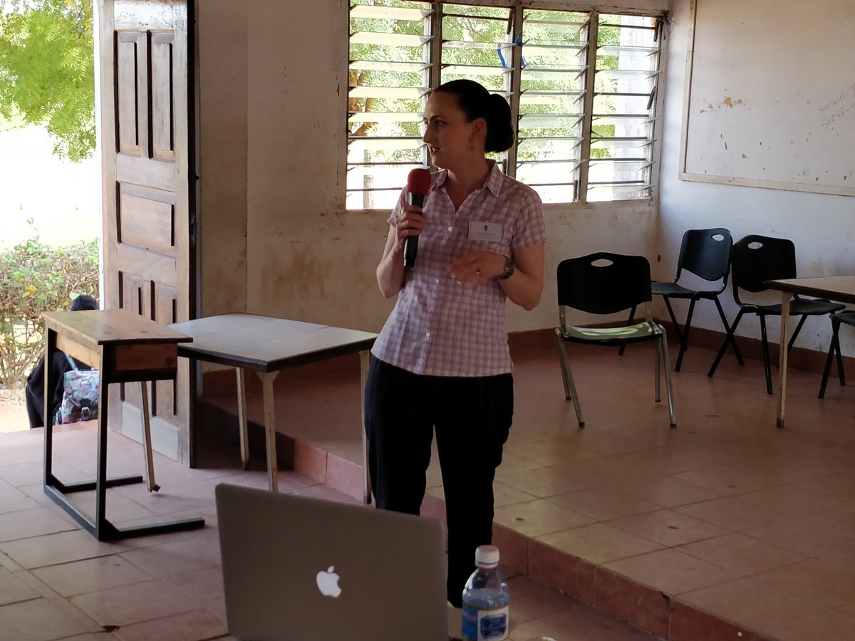 DannyJamesWard's tweet image. A day of learning #pathogenomics at #AfriPlantSci19 with @Saunders_Lab &amp;amp; @steuernb

Students are getting hands-on experience with computational analysis of field #disease/#pathogen #research data.

First up, using #Linux command line for #bioinformatics

318/365 #365DaysOfScience