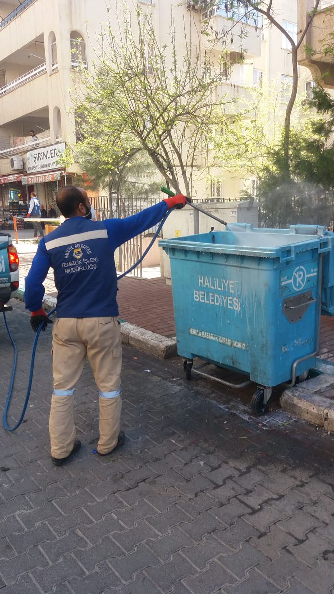 haliliye_bld's tweet photo. İlaçlama birimi ekiplerimiz, haşere ve sinekle mücadele çalışmalarını aralıksız devam ettiriyor.
@mcanpolatnet https://t.co/h5TCNKb6Gw