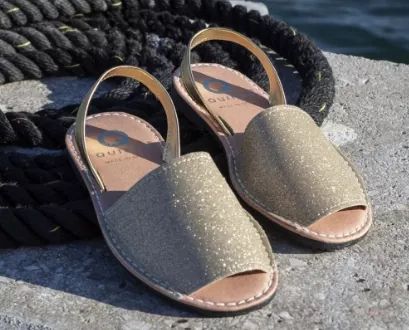 QuinasShoes's tweet photo. Viernes y unas QUINAS... ¿Se puede pedir más?

https://t.co/1eMWTrFv52

#menorquinas #outfit #mediterráneo #moda #shoes #spring #style #design #outfitoftheday #spring https://t.co/NymIgTsQVO