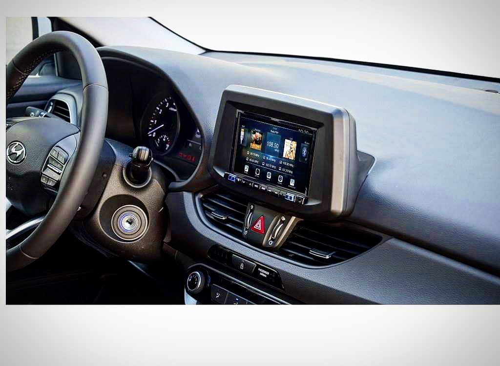 CorHyund's tweet photo. #Conectividadi30!
¿Sabías que por 68 euros en 12 meses (IVA incluido) sin intereses ni comisiones, puedes estar más conectado que nunca con el sistema para móviles de #Hyundai?
Llevamos la conexión de tu i30 a la máxima expresión, la descubrimos?
#ServicioPOSTVENTA #Corhyund ; ) https://t.co/l8LdmsvdVb