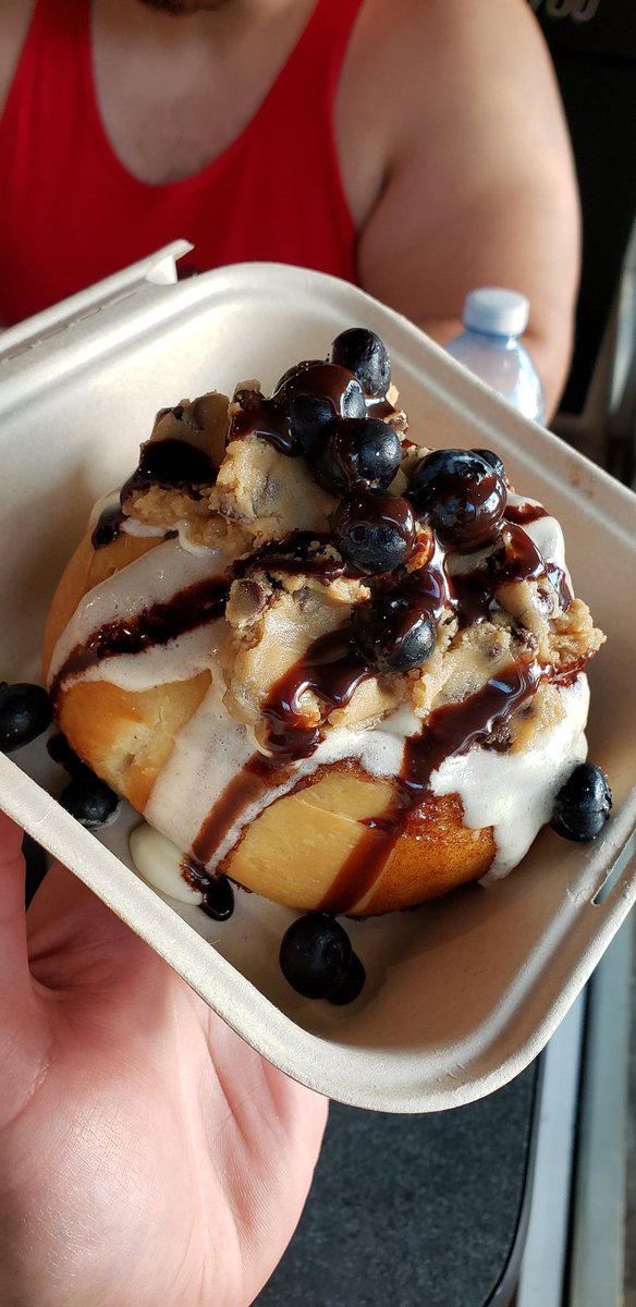 TheSquareEnix's tweet photo. While in Boca Raton, my homie and I visited @Cinnaholic for the first time and it was everything we expected. To think a perfect place like this exists isn't fair for anyone far away from one. π
#SweetToothSeduction #LessCruelty #LessEnvironmentalDamage #VeganAsAMotherFucker https://t.co/OWa2WMOqWZ