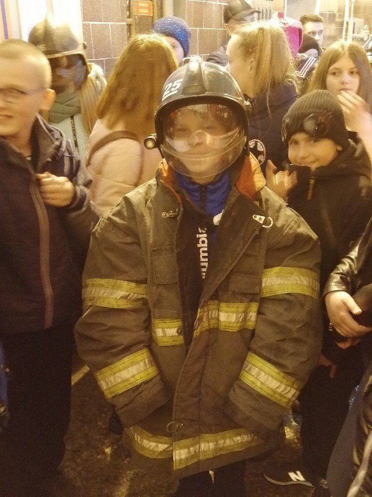 <a href="/kobr_nmsk/">Комитет по образованию МО г. Новомосковск</a> ученики - го класса МБОУ "СОШ №5" посетили пожарную часть №25 ФГКУ 7 ОФПС по Тульской области ПСЧ-25