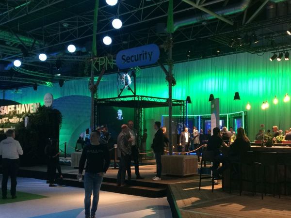 computablenl's tweet photo. KPN geeft flitsende techshow met Digital Dutch https://t.co/ReZqmOS68r https://t.co/X5wZibw01b