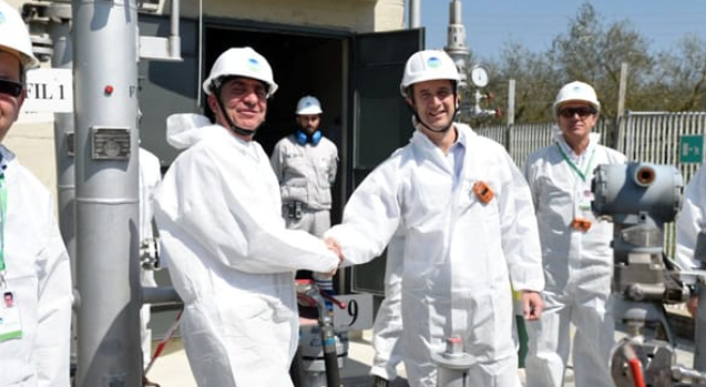 UtilitiesPress's tweet photo. Snam: al via sperimentazione di immissione in rete gas misto a idrogeno. https://t.co/McwhzTX6F0 โข Shared on https://t.co/nOG1mxzEpp Social network delle #Utilities โข #Gas #Retegas #Retigas #Utility #Retitecnologiche @snam https://t.co/pzrZ75nnfo