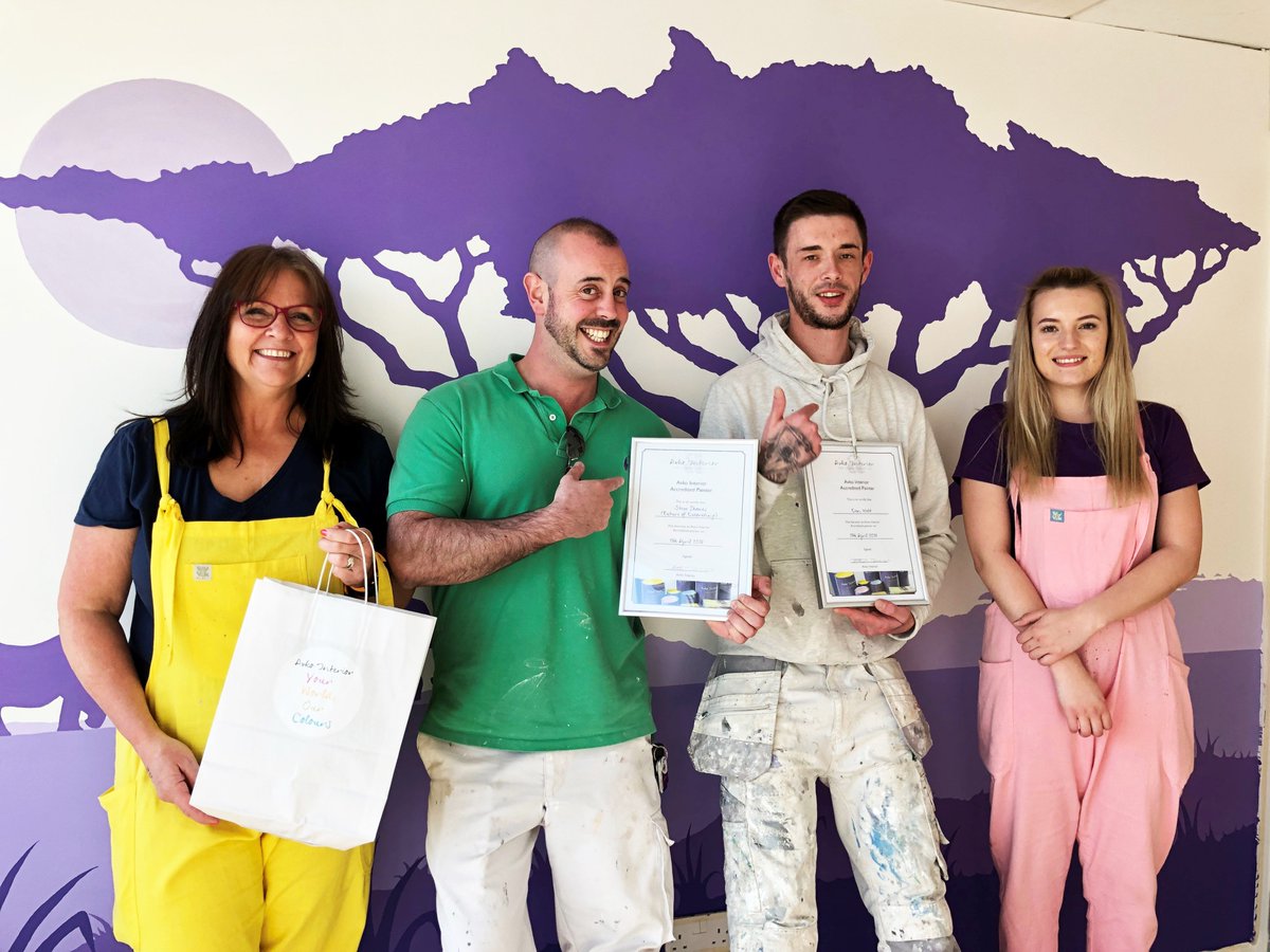 avko_interior's tweet photo. A Big thank you to Dan and Steve (Future Of Decorating) &amp; James Estill for for coming to our accredited course yesterday! Well done all, you are now Avko Interior Accredited Painter and Decorators! @oddjobjimbob #luxurypaint #paintingcourse #avkointerior https://t.co/ttsQjkKG27
