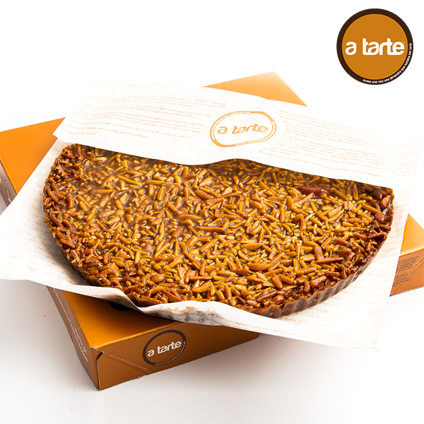 Nosotros quisimos compartir nuestra receta familiar contigo para que pudieses disfrutar de todo su sabor 🍰. Ahora ha llegado tu turno: ¡Menciona a esa persona con la que te gustaría compartir nuestra tarta de almendras! 💕
.
.
.
#Atarte #Almendras #Tarta #CakeLovers