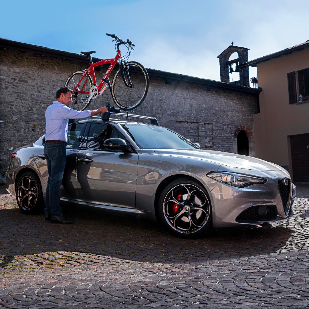 Plans for the weekend? Discover all the Alfa Romeo Authentic Accessories for your getaways.