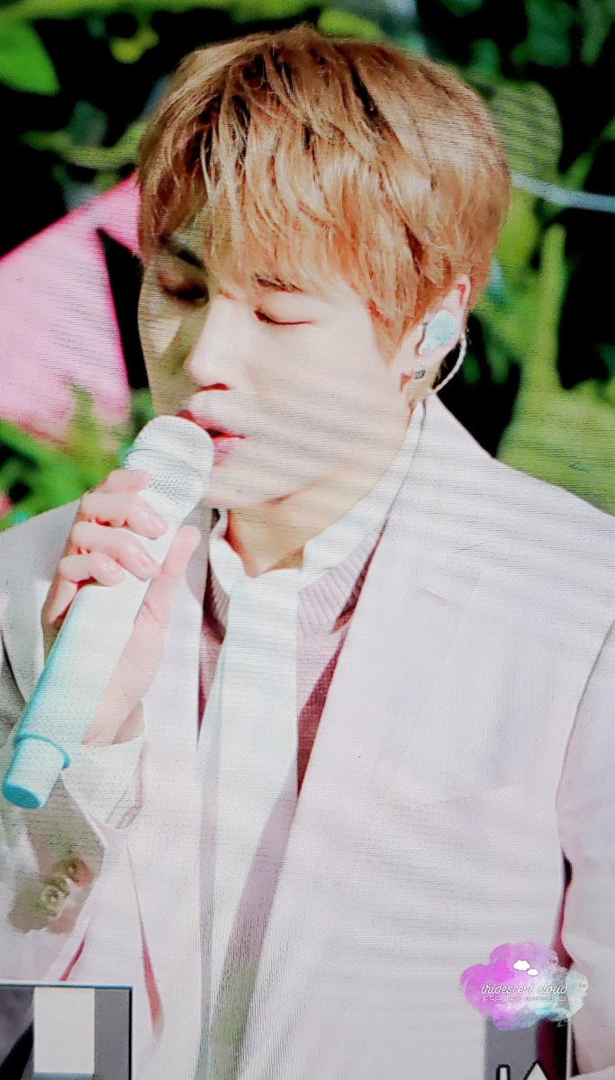 190412 에버랜드

😣여전히 멋짐

#하성운 
#HASUNGWOON 
#에버랜드
#BIRD
#하성운의피크닉뮤직라이브