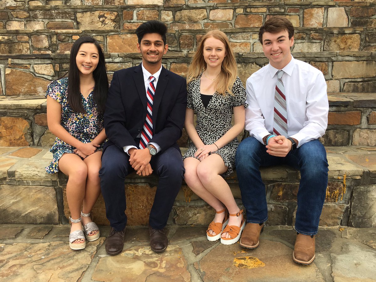 oferguso's tweet photo. Thank you to these Southside senior class officers Terry, Walli, Mackenzie, and John. It has been my honor to work with you and sponsor the senior class. You are amazing leaders! I am going to miss you!! https://t.co/LzjEbRy369