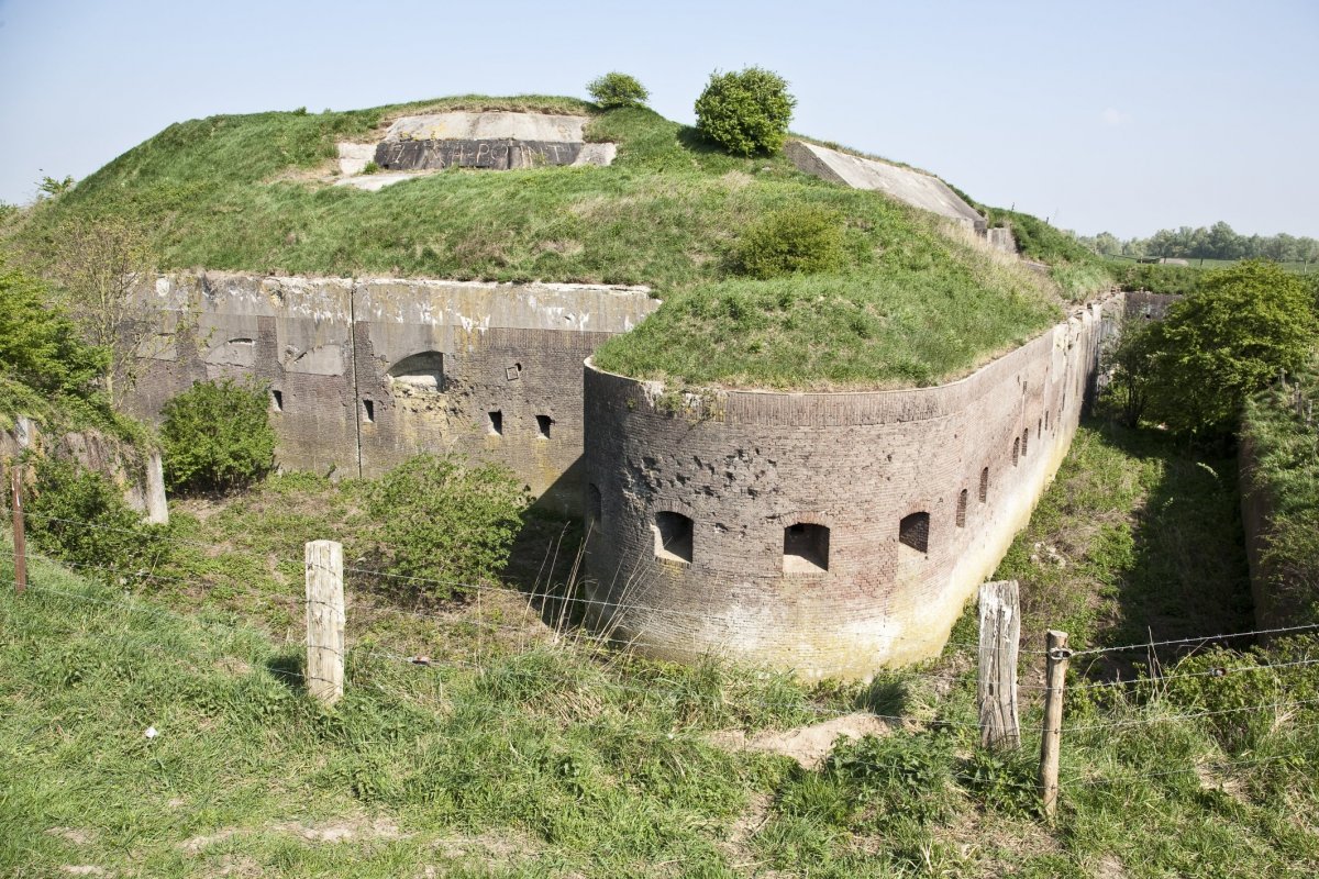 Fort_Pannerden's tweet photo. Morgen is het zover! De opening van het fortenseizoen met 'Zwaar geschut op Fort Pannerden'. Bent u erbij?
#Doornenburg #Lingewaard #opening #weekendtip #weekend #historie #geschiedenis #forten #waterlinie #geschut #fort https://t.co/ilmwq8D5f2