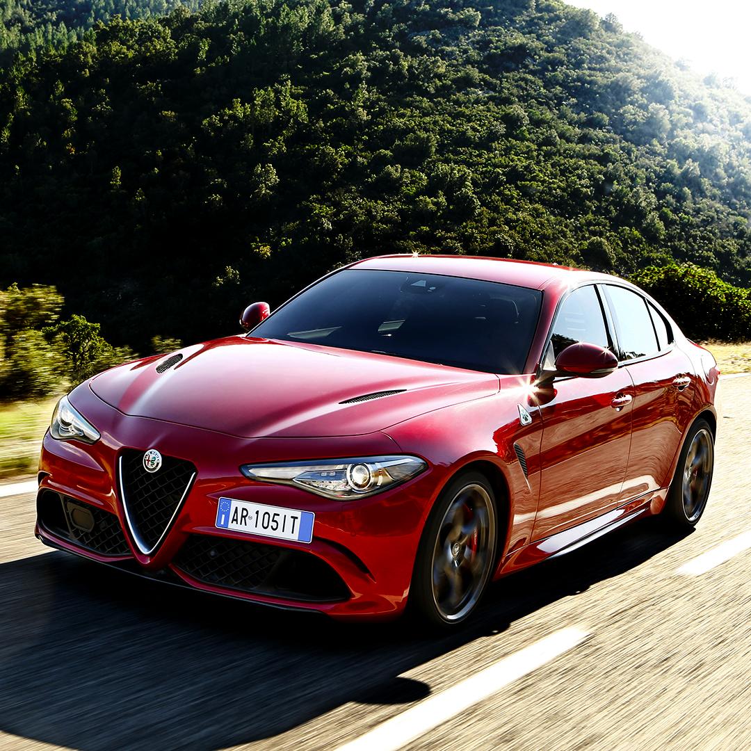 On Giulia Quadrifoglio the perfect 50:50 weight distribution creates optimal balance for a real driving pleasure.
