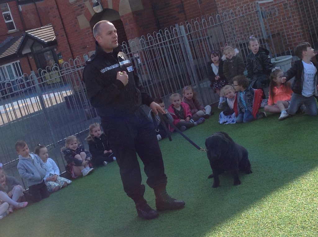 sjvblackpool's tweet photo. A very exciting visit from the police men and their police dogs, Zeus and Daisy, this morning. Thank you for coming @BlackpoolPolice #SJVClassRC https://t.co/YYioSyO9rs