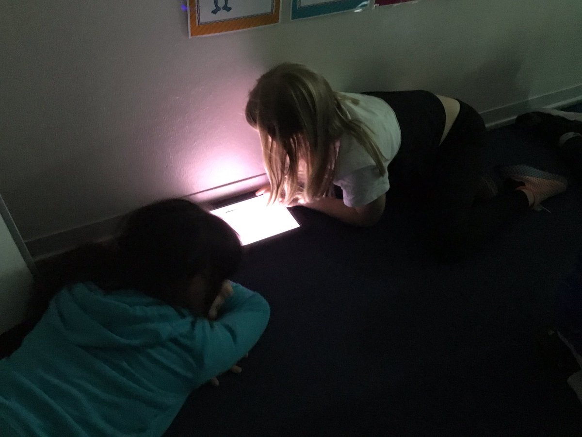 G4 investigating the electromagnetic spectrum, visible light, and light energy with <a href="/MrZikovitz/">Mr. Z</a> . What an new perspective on the world! Thank you <a href="/MrZikovitz/">Mr. Z</a> . #energy #ASMilan #learninginfourthgrade