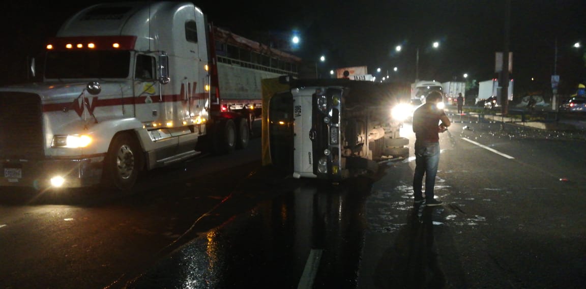 SantosDalia's tweet photo. @PMT_VILLANUEVA reporta retirdo de la vía camión volcado en el km. 14.5 ruta al Pacífico en carriles hacia el norte, libre el #TraficoVN https://t.co/GgPtR6Xqxe