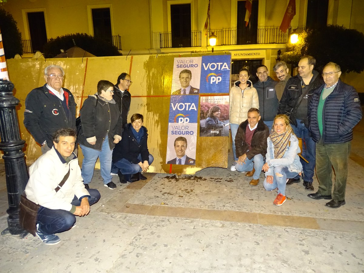 TribunaSegorbe's tweet photo. 📰 ELECCIONES | El PP Segorbe sale a la calle en el inicio de la campaña electoral 🗳

👉 https://t.co/9OnPy3pJiK

@BarrachinaM @isabelbonig @pablocasado_ @ppsegorbe 
#Elecciones #28A #CorrectamentePolítica #CasadoConEspaña #PopularesSegorbe #EquiPPazoSegorbino #Segorbe https://t.co/RH1ZG3ercJ