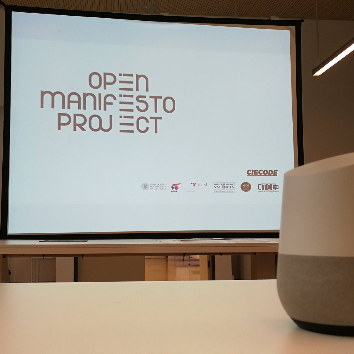 diegoalsan's tweet photo. La colaboración @CIECODE @GO_DIVAL @UPV @etsinfupv @SocietatOberta está resultando fundamental para el desarrollo y promoción de #OpenManifestoProject en Madrid, Valencia y Barcelona. Confiamos en sumar más compañerxs en este apasionante viaje. https://t.co/yYqwiRpJQb