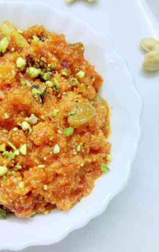 sense_nosense's tweet photo. Carrot Halwa Recipe https://t.co/mZRa1SfrQZ #carrot #halwa #food https://t.co/V6BEYdhCQi
