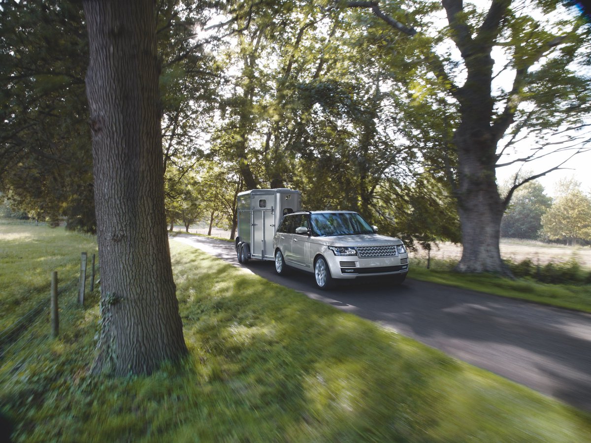 🐴Pferdestärken von #LandRover ! Die britische Automobilmarke tritt ab sofort als neuer Hauptsponsor des #Longines #CSIOStGallen🇨🇭 auf.
