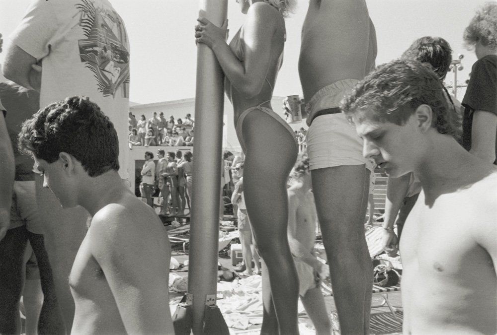 Awesome Photos Of Florida Spring Break In The 1980s. pic.twitter.com/3GygP1...