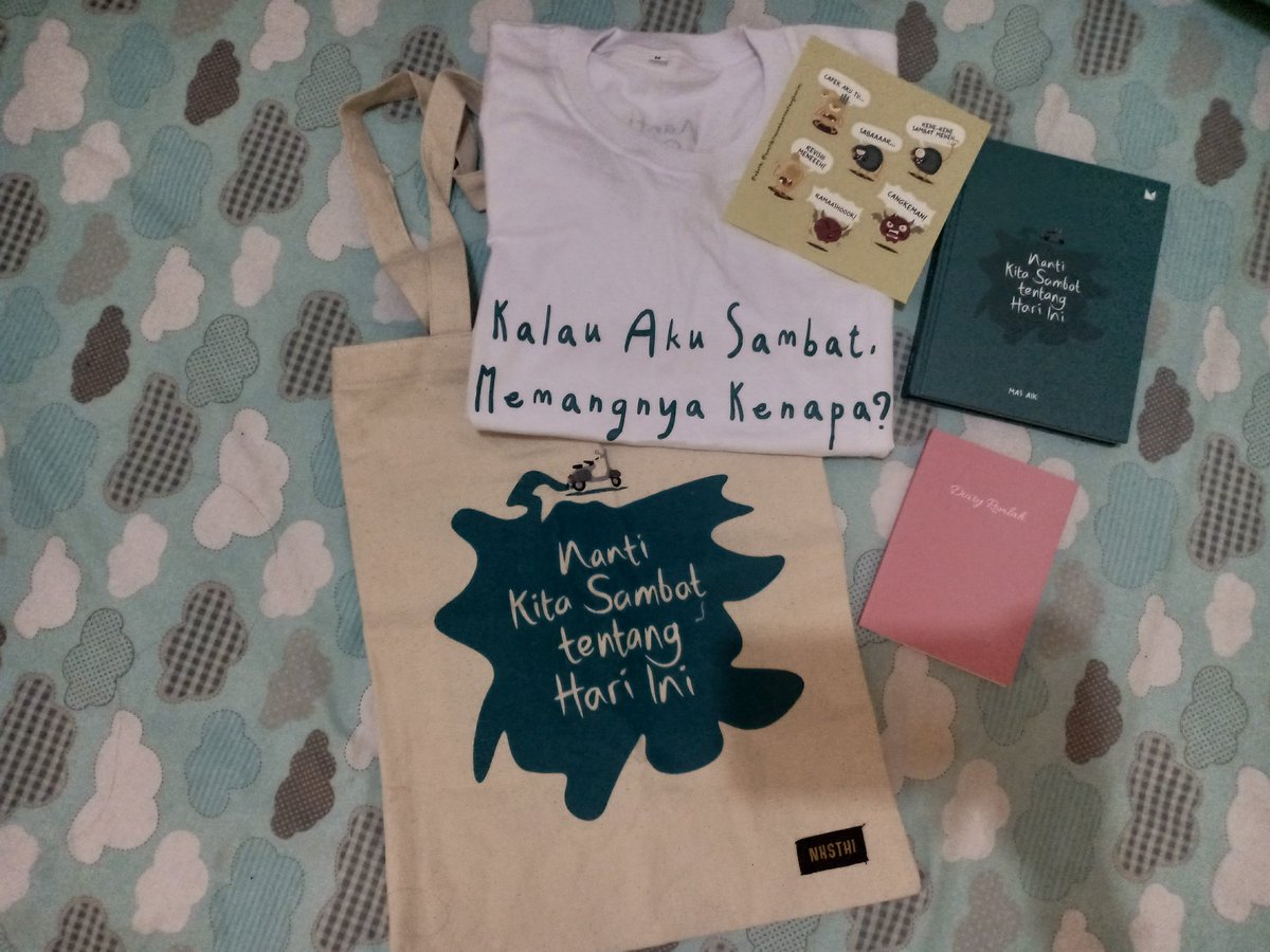 Clearesta17's tweet image. Akhirnya nyampe juga @nksthi 
Jangan lupa sambat gaes