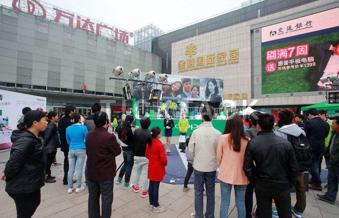 StageVehicles's tweet image. TICKTACK Mobile LED Stage truck for OPPO new phone creative shooting carnival nationwide. #LEDstagetruck #Mobileledscreen #exhibitiontruck #Roadshowtruck