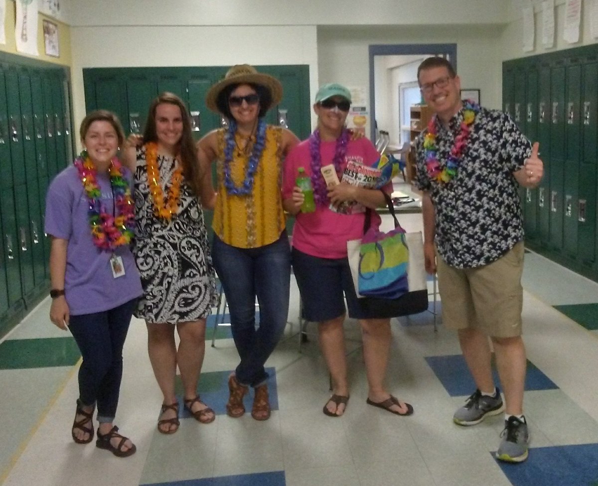 MsYoungcmms's tweet photo. 8th grade Team Lead is ready for spring break! Get your beach on! 🚗🌊🌞🎣
@AlainaRainey @BattleJohn316 @CMMSCougars #TeamKidsFirstSpirit https://t.co/hQwiPBoVtu