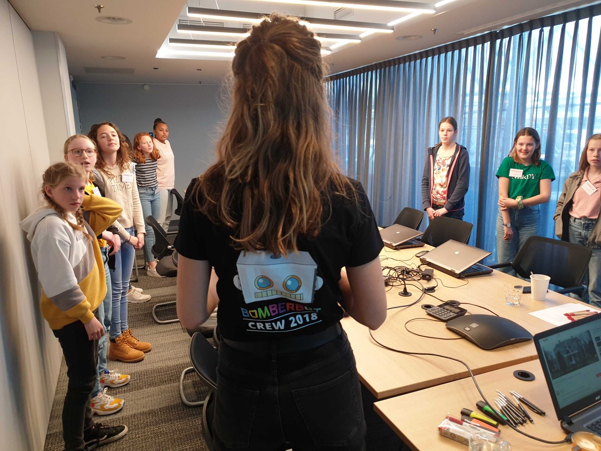 Speciaal voor <a href="/VHTOamsterdam/">VHTO</a> #Girlsday2019 gaven wij een programmeerworkshop bij <a href="/Oracle_NL/">Oracle Nederland</a> om meiden enthousiast te maken over werken in tech. En dat is gelukt! Wat een leuke ochtend was het! #girlsintech