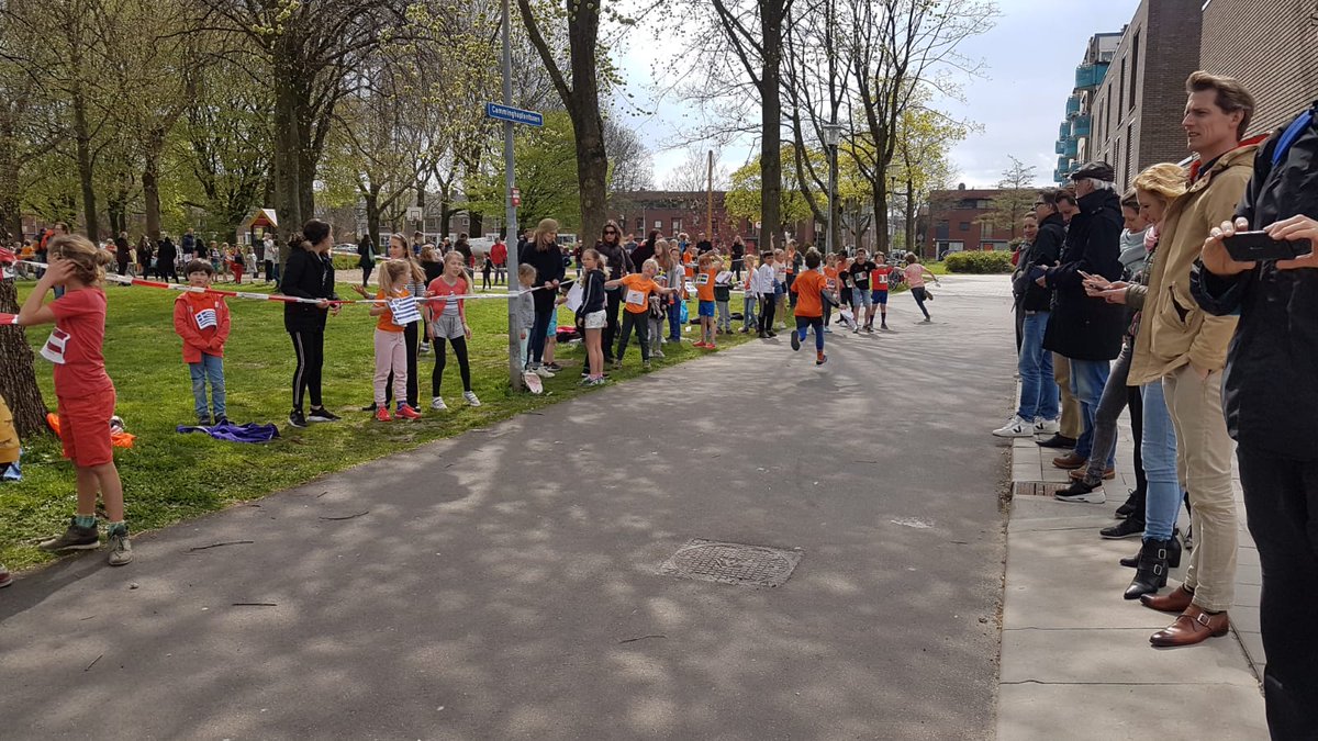De  Hoge Raven loopt hard voor #dierenambulance en uitbreiding van de schoolbibliotheek! #samensterk Mooi doel door de kinderen gekozen!