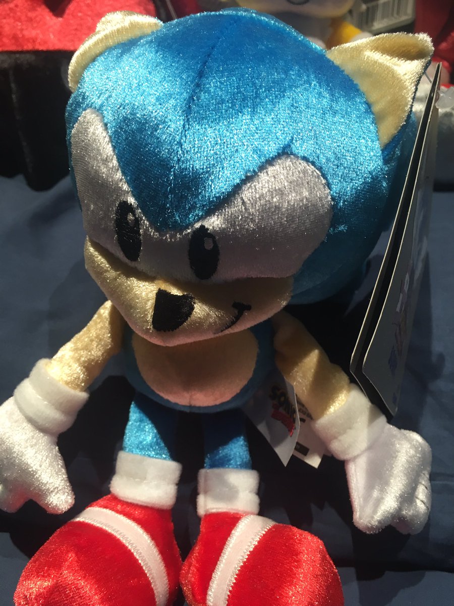 Jonathan Probably My Favorite Sonic Plush Set I Own The Tomy 25th Anniversary Classic Plushies I Love The Metallic Finish On Them It Makes Them Look Really Nice Although