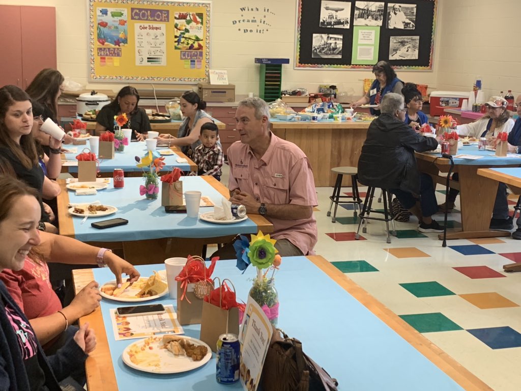 Menger_Texans's tweet photo. Celebrating our amazing volunteers today at Menger! https://t.co/uZzxURwlv3