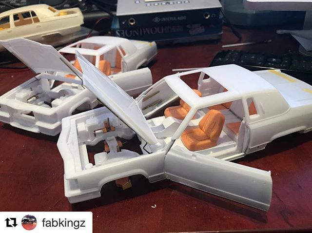 Scaleriders's tweet photo. #Repost @fabkingz ・・・
#doubletrouble #ripnipsey #bloodsvscrips #tribute #LUGK #fabkingz #cadillac #lowrider #scaleriders https://t.co/il243SEH4Q https://t.co/SjMVqUbIDD