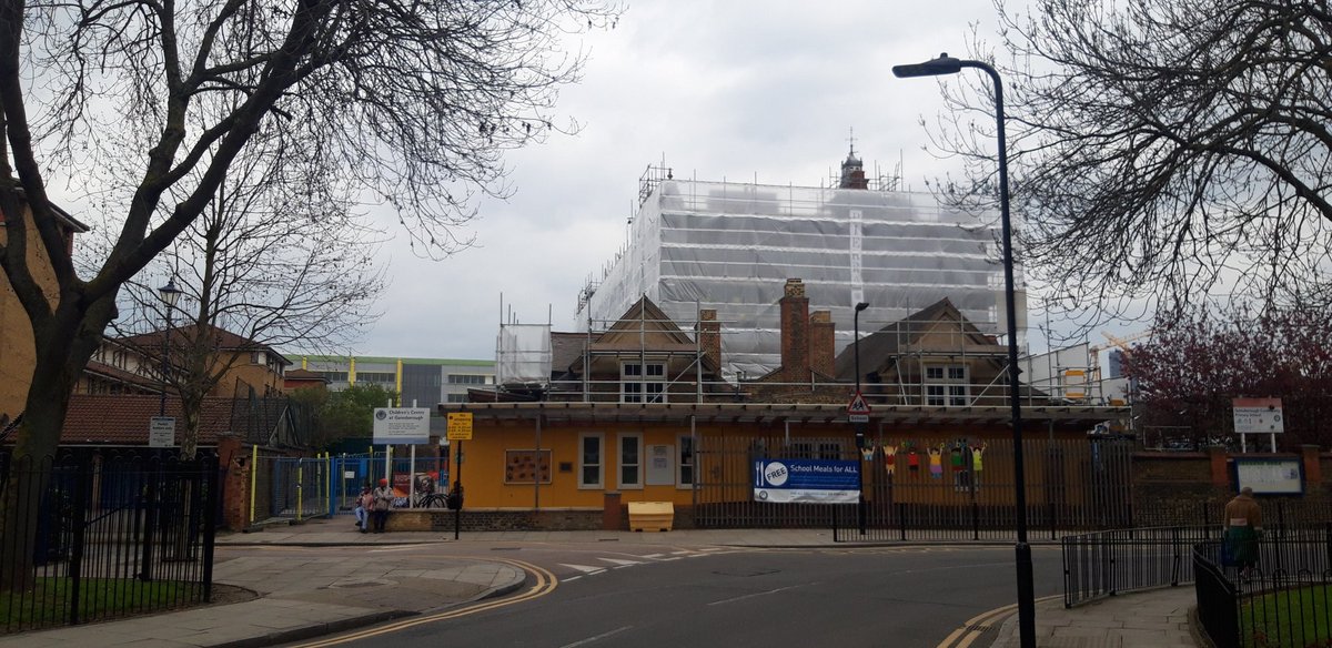 mayorofhackney's tweet photo. Also walked past Gainsborough Primary School which has been at the heart of Hackney Wick for years. Pleased to see @hackneycouncil's multimillion investment in our Victorian & Edwardian Schools onsite as well as seeing their new pledge for free school meals.
#WickedFriday https://t.co/QPDQRJvQ1Z