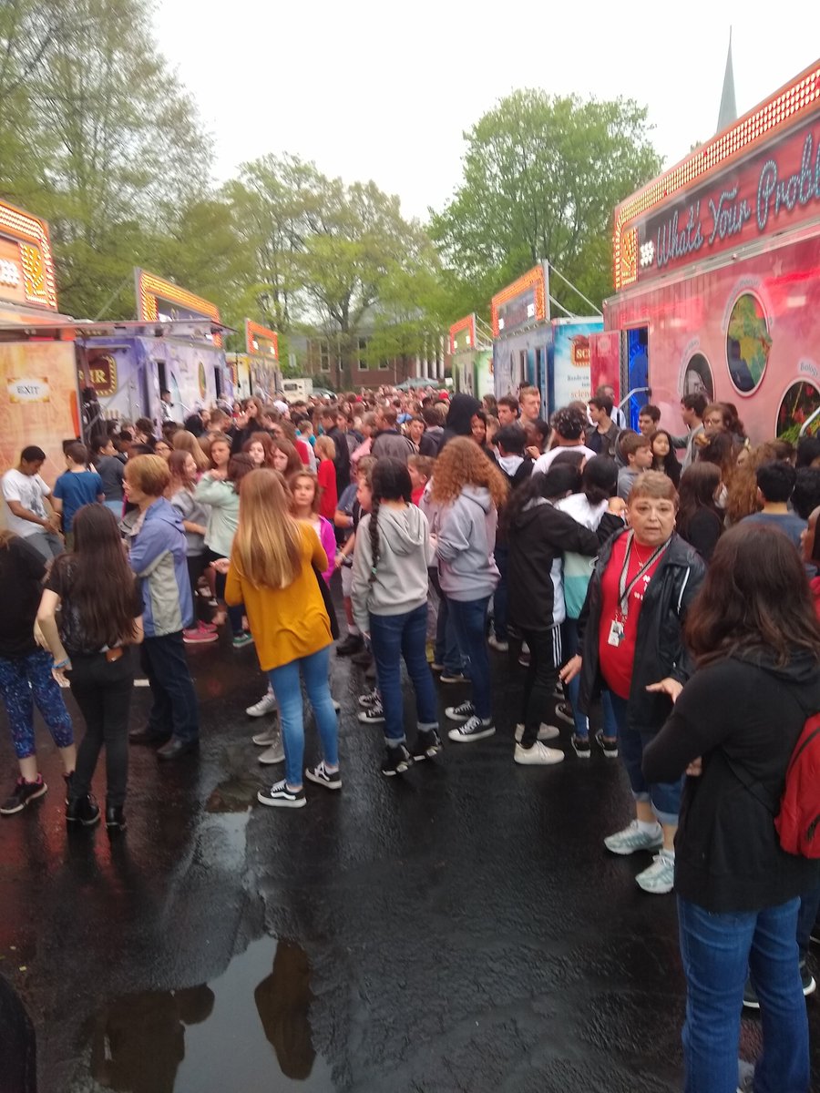 stem_nc's tweet photo. Oak Ridge National Laboratory at the Catawba Science Center!
@STEMWestorg #csscience #ncscifest #rainday https://t.co/me0SIZc32m