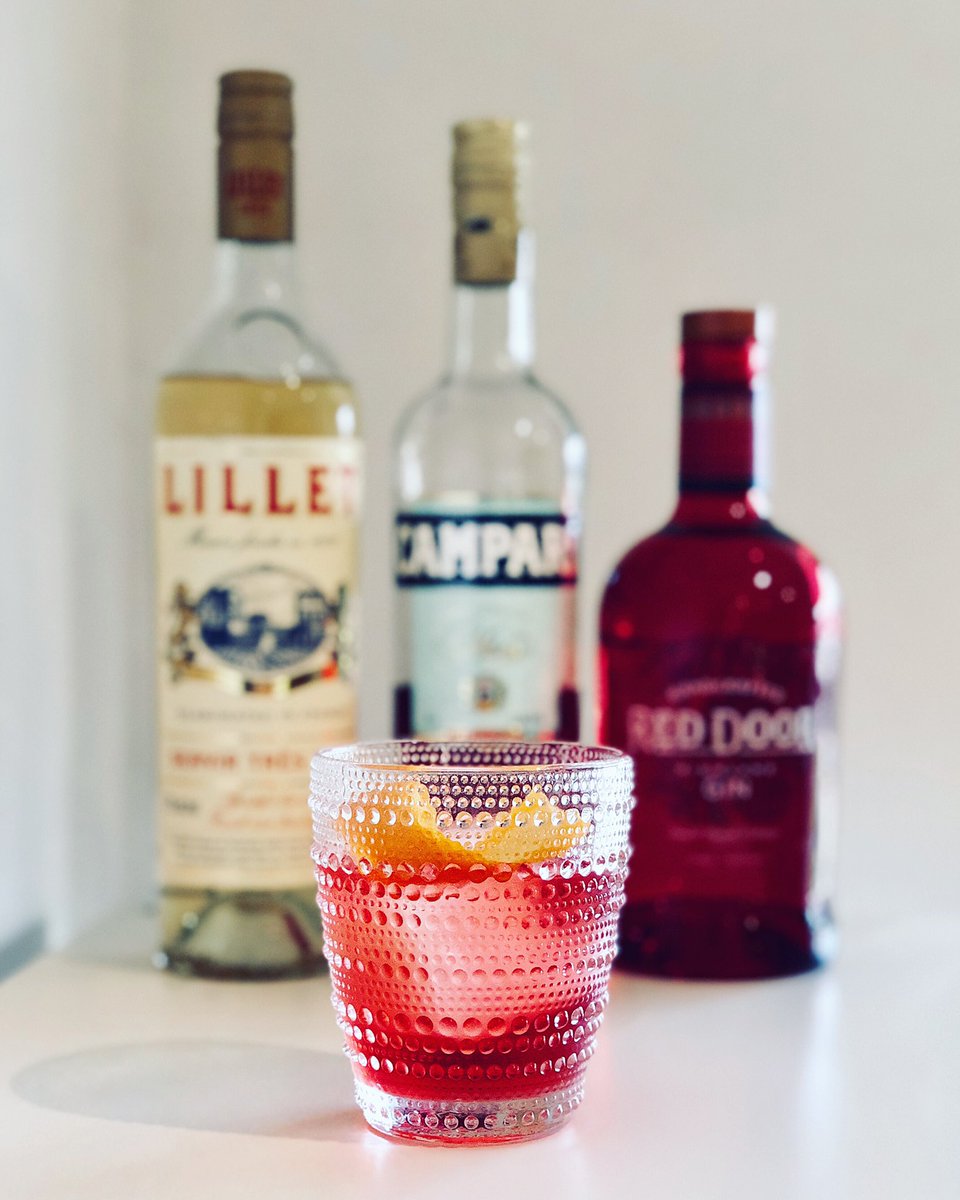 A twist in the usual Negroni? 
Go on then. 

<a href="/Lillet1872/">Lillet</a> 
<a href="/RedDoorGin/">Red Door Gin</a> 
<a href="/CampariUK/">Campari UK</a> 

Turned out nice again...

#gin
