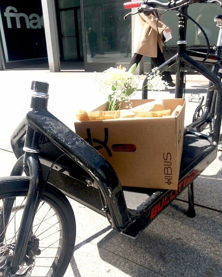 Cogemos nuestra bici y nos vamos a repartir los últimos pedidos de hoy. Recordad que hasta el lunes no volvemos. Mientras, podéis ir haciendo la compra en kibus.online ¿Seréis capaces de vivir sin nosotros un par de días? 😉

#realfood #realfooding #comidareal